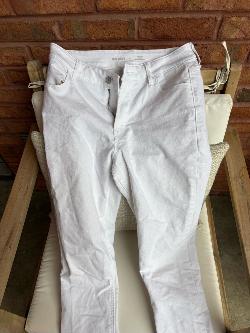 Old Navy White Women’s Jeans WOW Super Skinny Size 0